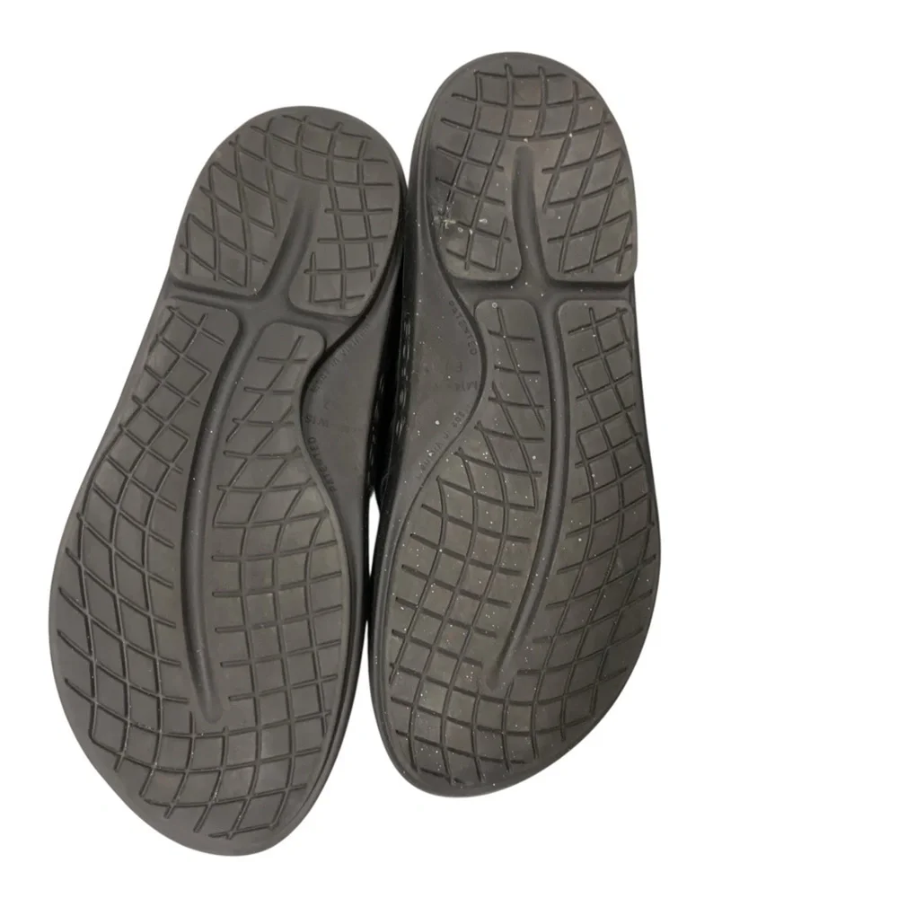 OOFOS Men’s Black Recovery Sandals‎ – Size 14 (EU 47)